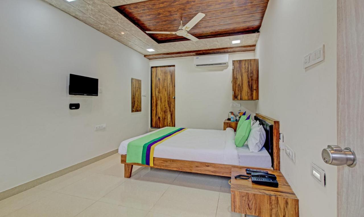 Sai Samrat Resort Satara Buitenkant foto