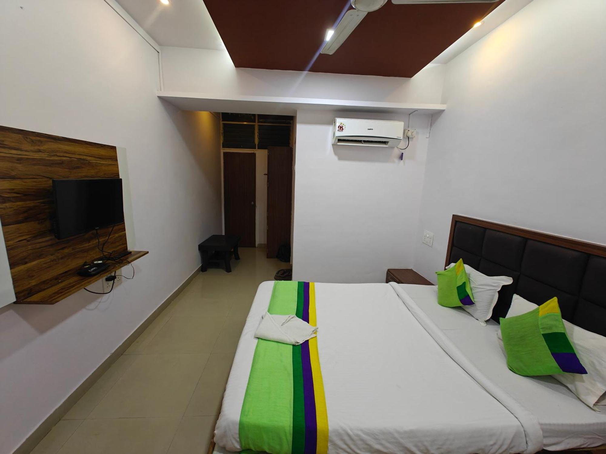 Sai Samrat Resort Satara Buitenkant foto