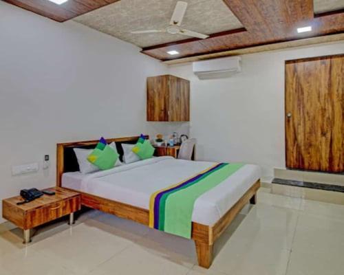 Sai Samrat Resort Satara Buitenkant foto